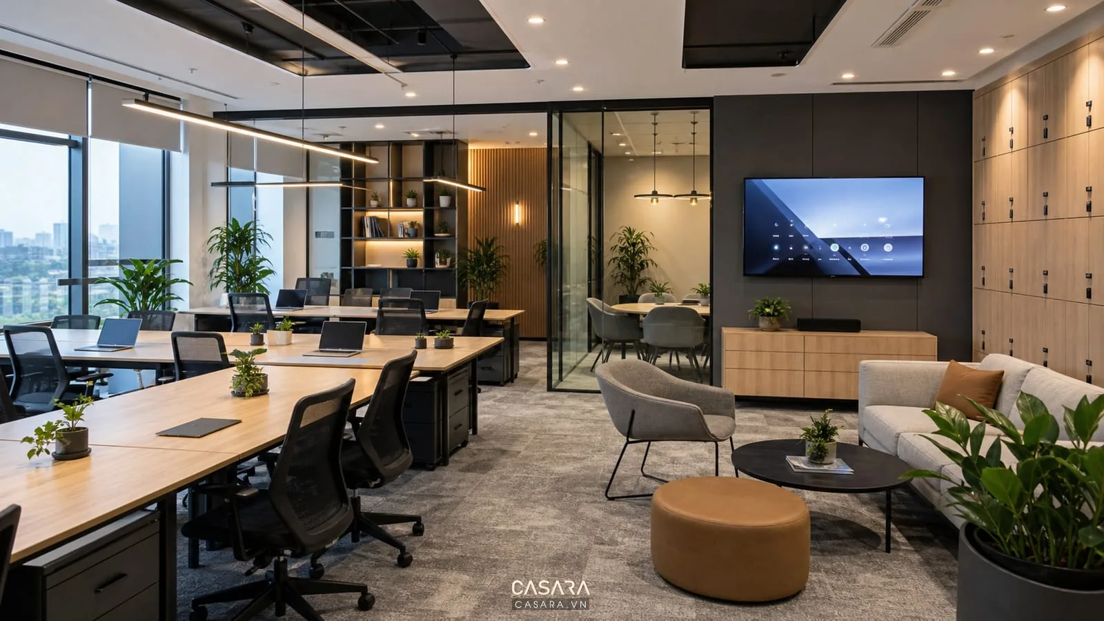 Mẫu văn phòng làm việc hiện đại hybrid có hot desk và phòng họp kính