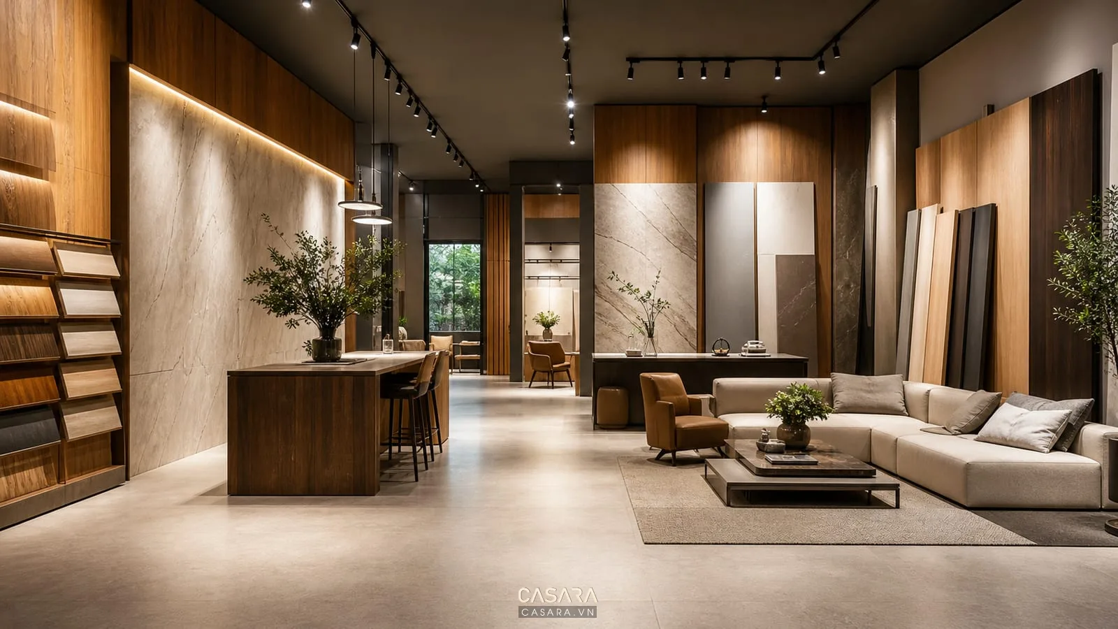 Showroom thiết kế vật liệu với vách gỗ sàn trung tính và đèn rọi sản phẩm