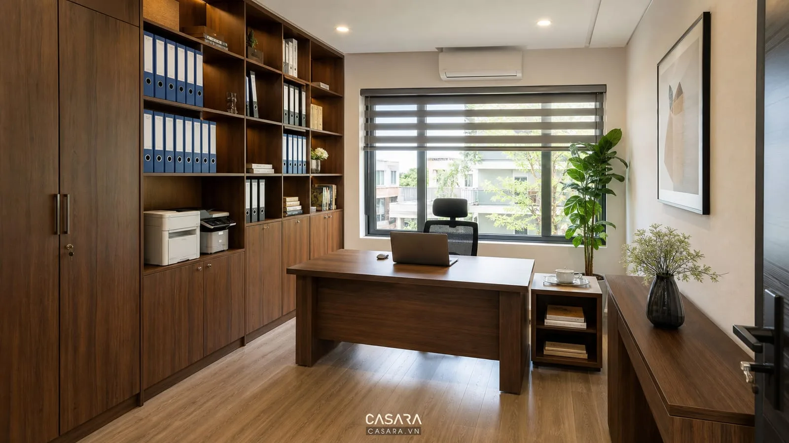 nội thất văn phòng 30m2 với tủ tài liệu và bàn làm việc gọn
