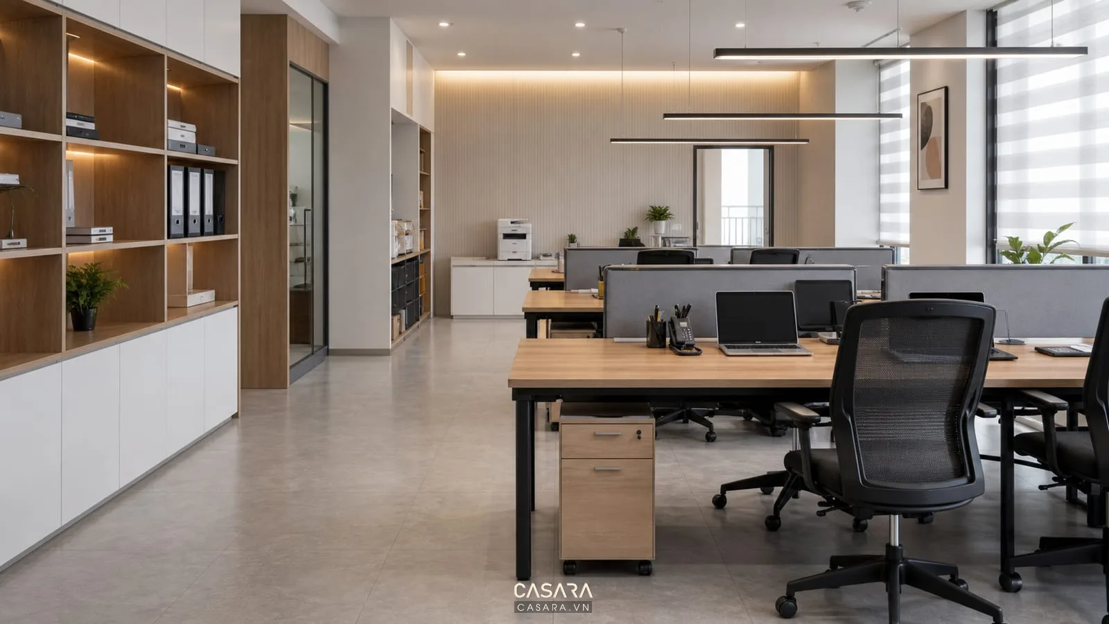 Cụm bàn làm việc và tủ tài liệu trong thiết kế văn phòng 50m2