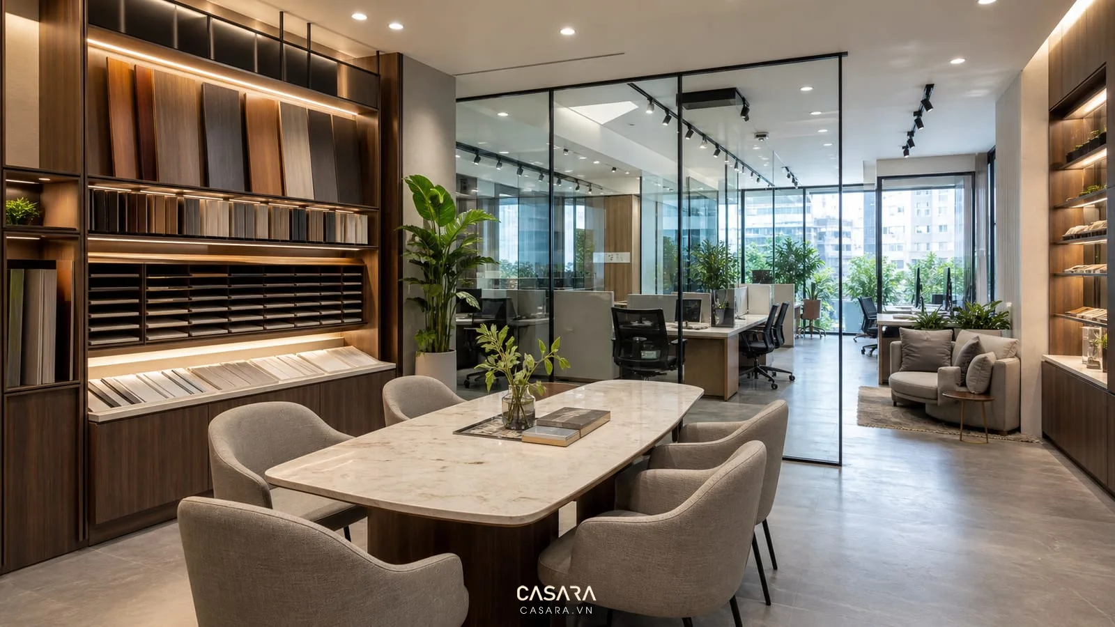 thiết kế showroom văn phòng tại HCM với khu trưng bày sản phẩm bàn tư vấn và vách kính