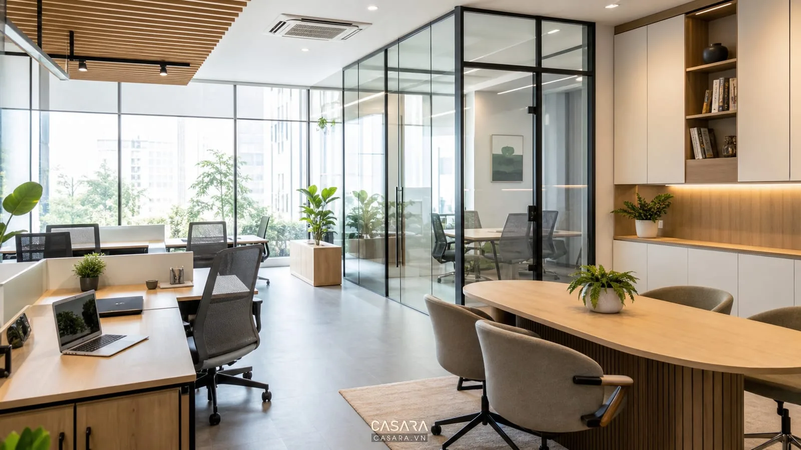 thiết kế văn phòng 75m2 với khu làm việc chung phòng họp kính bàn tiếp khách tủ lưu trữ và cây xanh