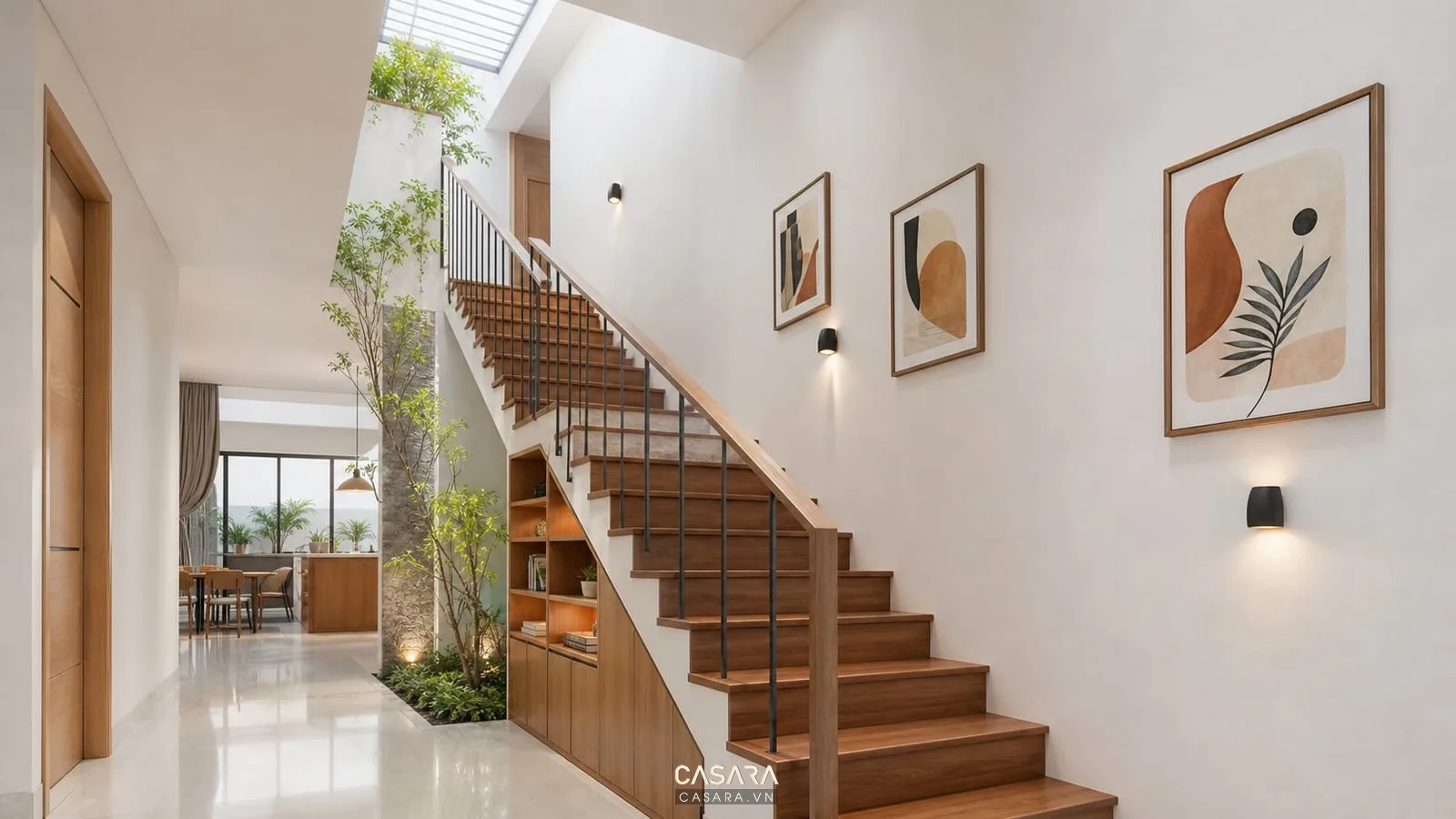 Cầu thang nhà phố đẹp với giếng trời và tường trang trí