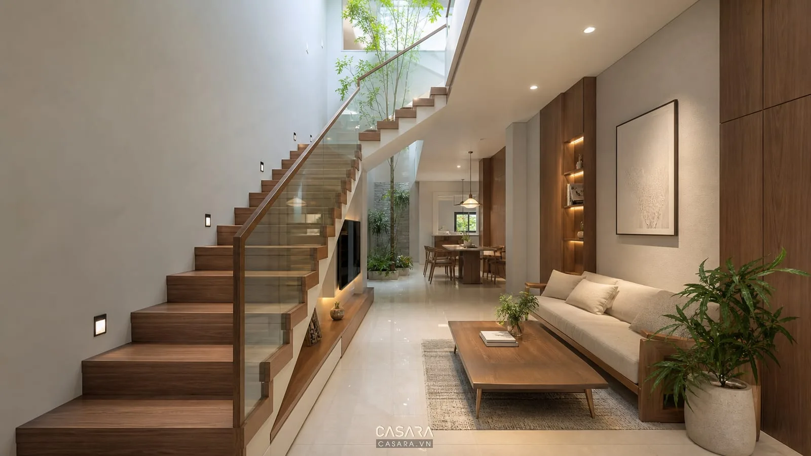 Cầu thang nhà ống hiện đại với bậc gỗ lan can kính và giếng trời sáng