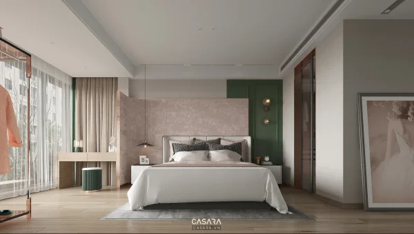 Phòng ngủ hiện đại có giường lớn, cửa kính rộng và mảng tường xanh sau tab đầu giường