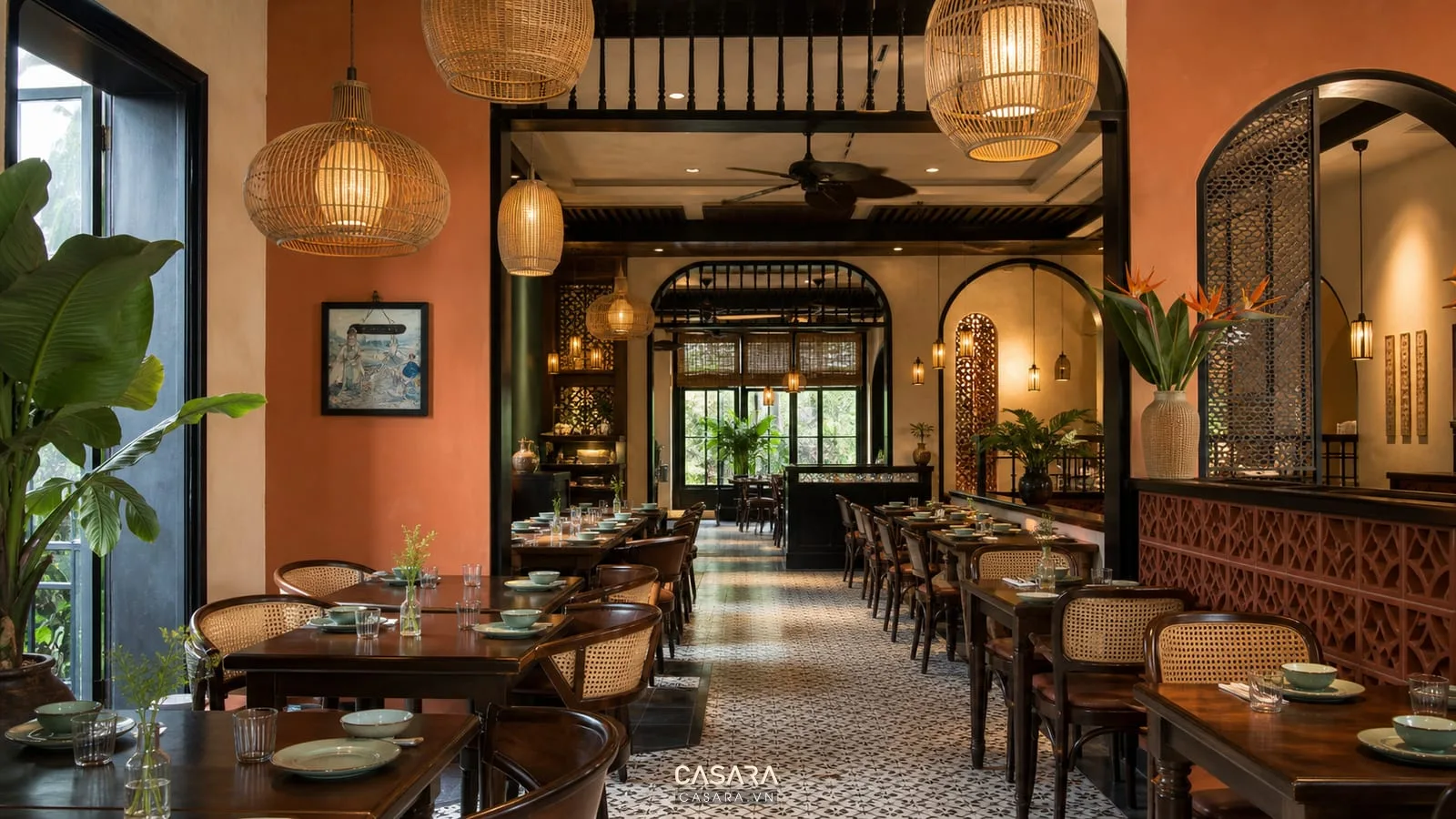 Nhà hàng phong cách Indochine Đông Dương với bàn ghế gỗ và gạch bông