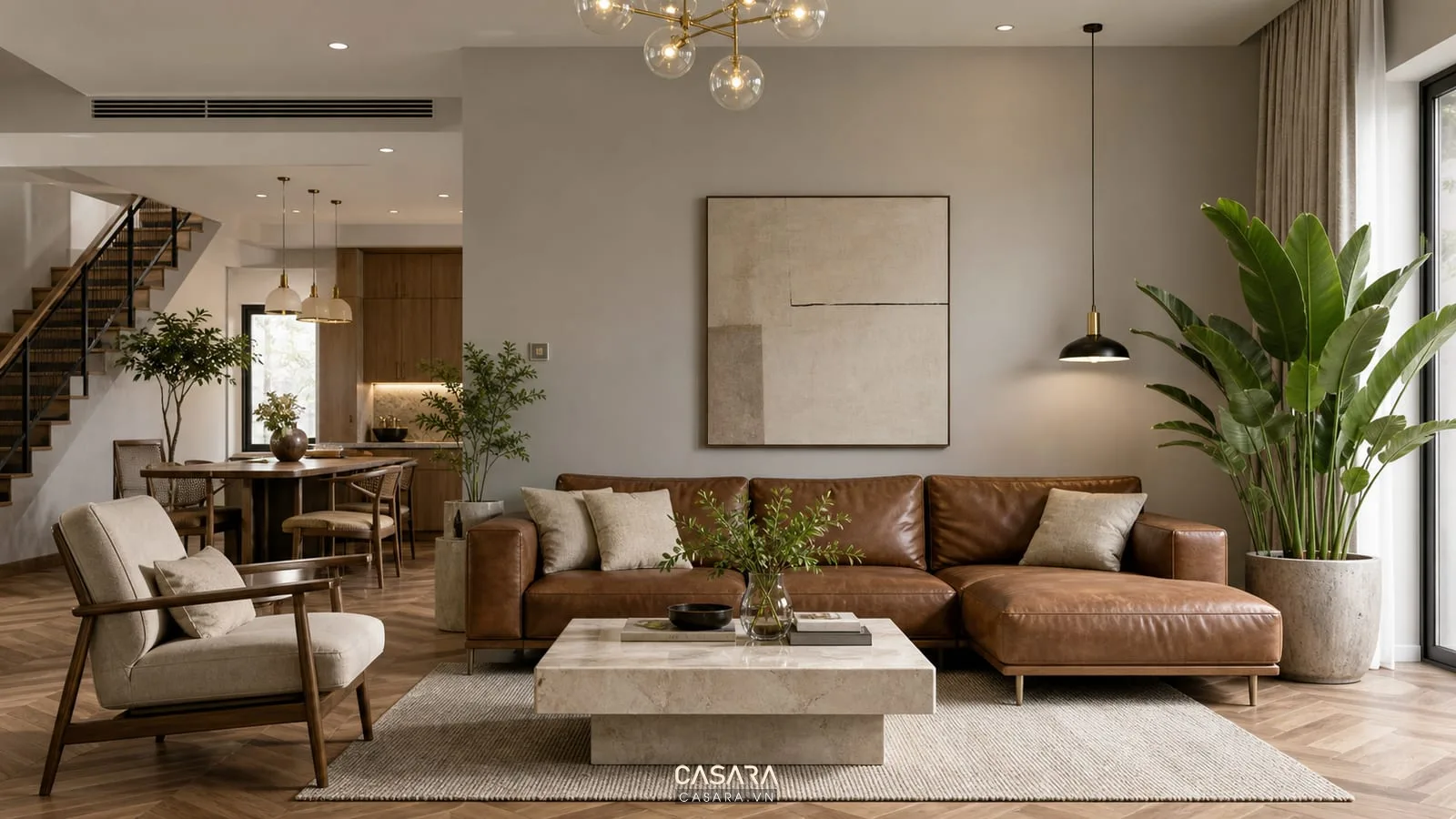 Phối màu sơn phòng khách đẹp với tường greige, sofa da nâu, sàn gỗ và bàn trà đá sáng