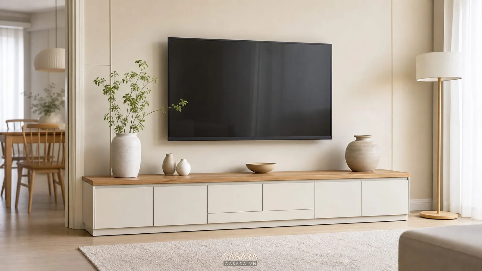 kệ tivi phòng khách hàn quốc màu trắng kem với ngăn kéo kín và đồ decor gốm