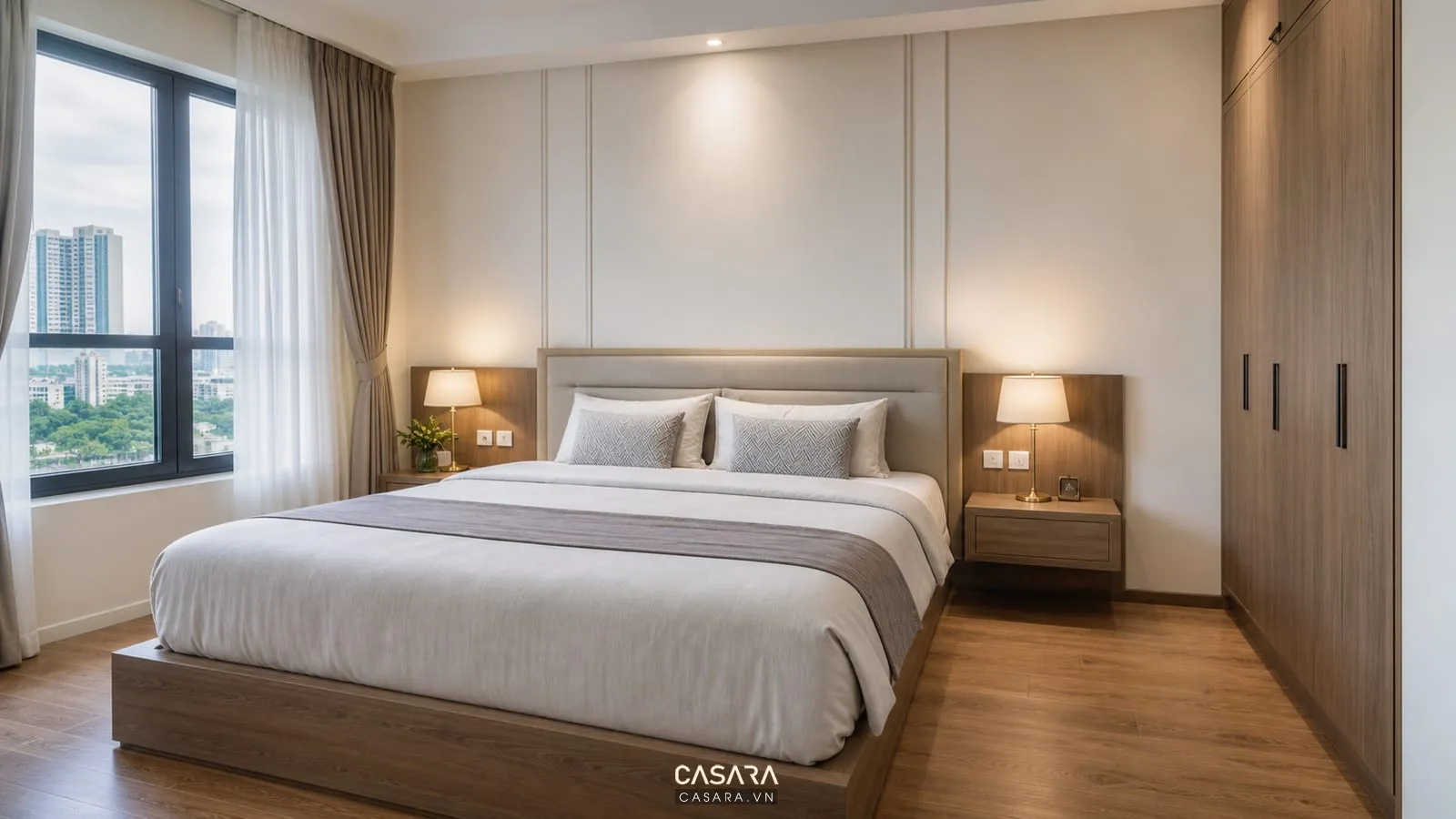 Giường ngủ chung cư Five Star Kim Giang có tab đầu giường đèn đọc sách và lối đi hai bên