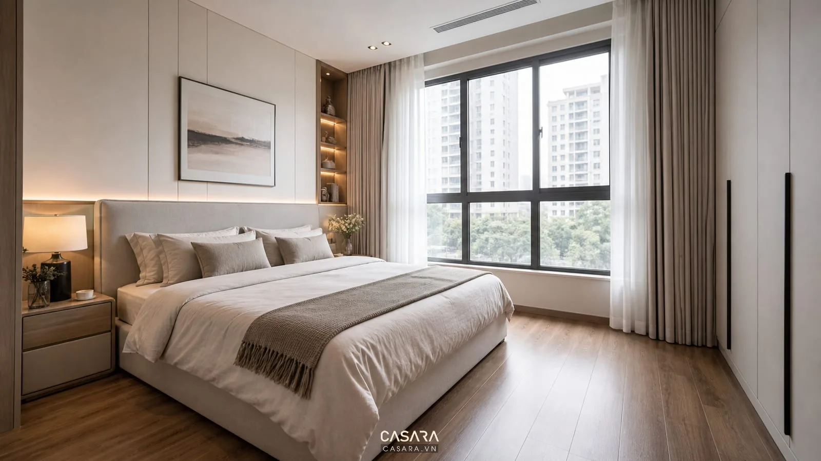 Phòng ngủ chung cư Five Star Kim Giang hiện đại nhẹ với giường bọc vải tủ sáng và rèm vải