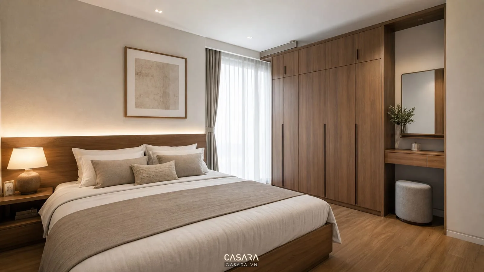 Phòng ngủ trong thiết kế chung cư Hope Residence có giường đôi tủ áo kịch trần và rèm sáng
