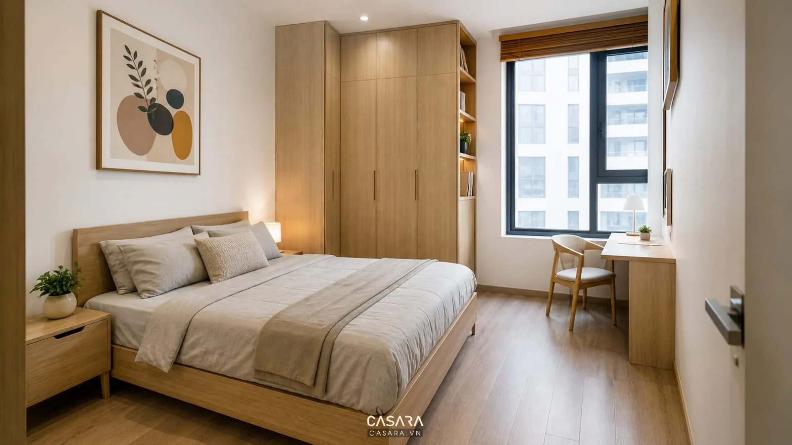 phòng ngủ chung cư mini 200m2 có giường gỗ sáng tủ kịch trần và bàn nhỏ