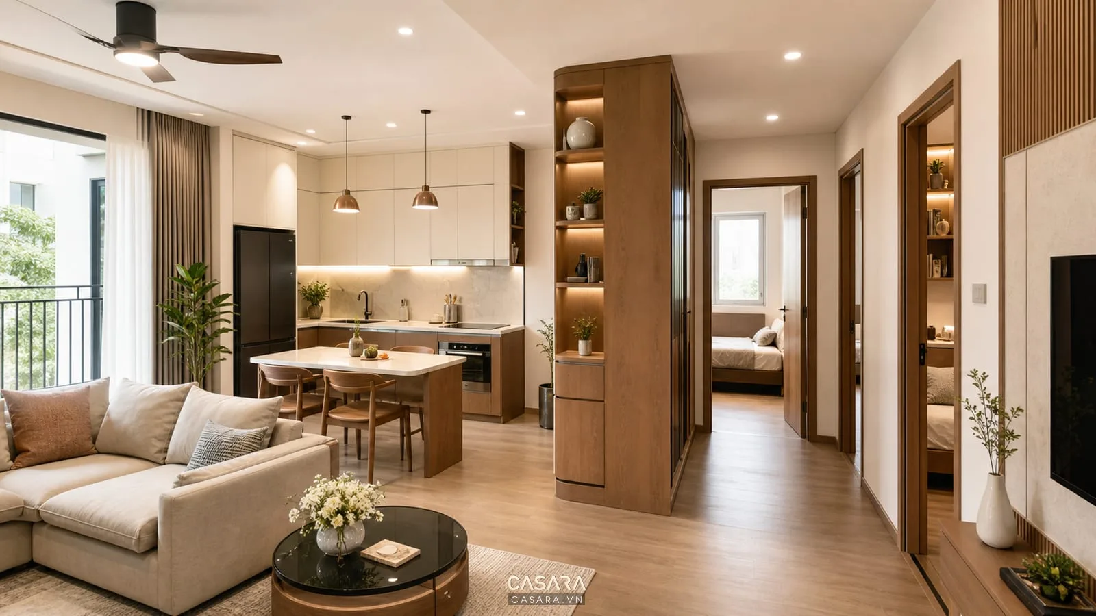 Căn hộ 80m2 3 phòng ngủ với phòng khách liền bếp hiện đại, sofa sáng màu, bàn ăn gỗ, tủ bếp phẳng và ánh sáng tự nhiên