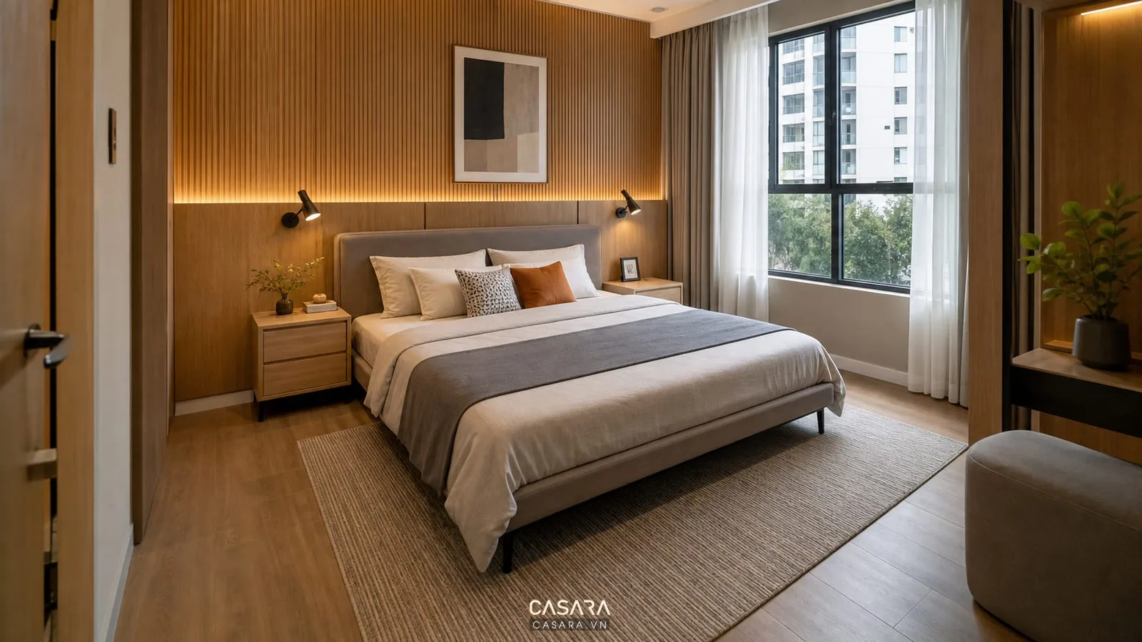 Phòng ngủ chung cư Mulberry Lane có giường đôi và lối đi quanh giường thoáng