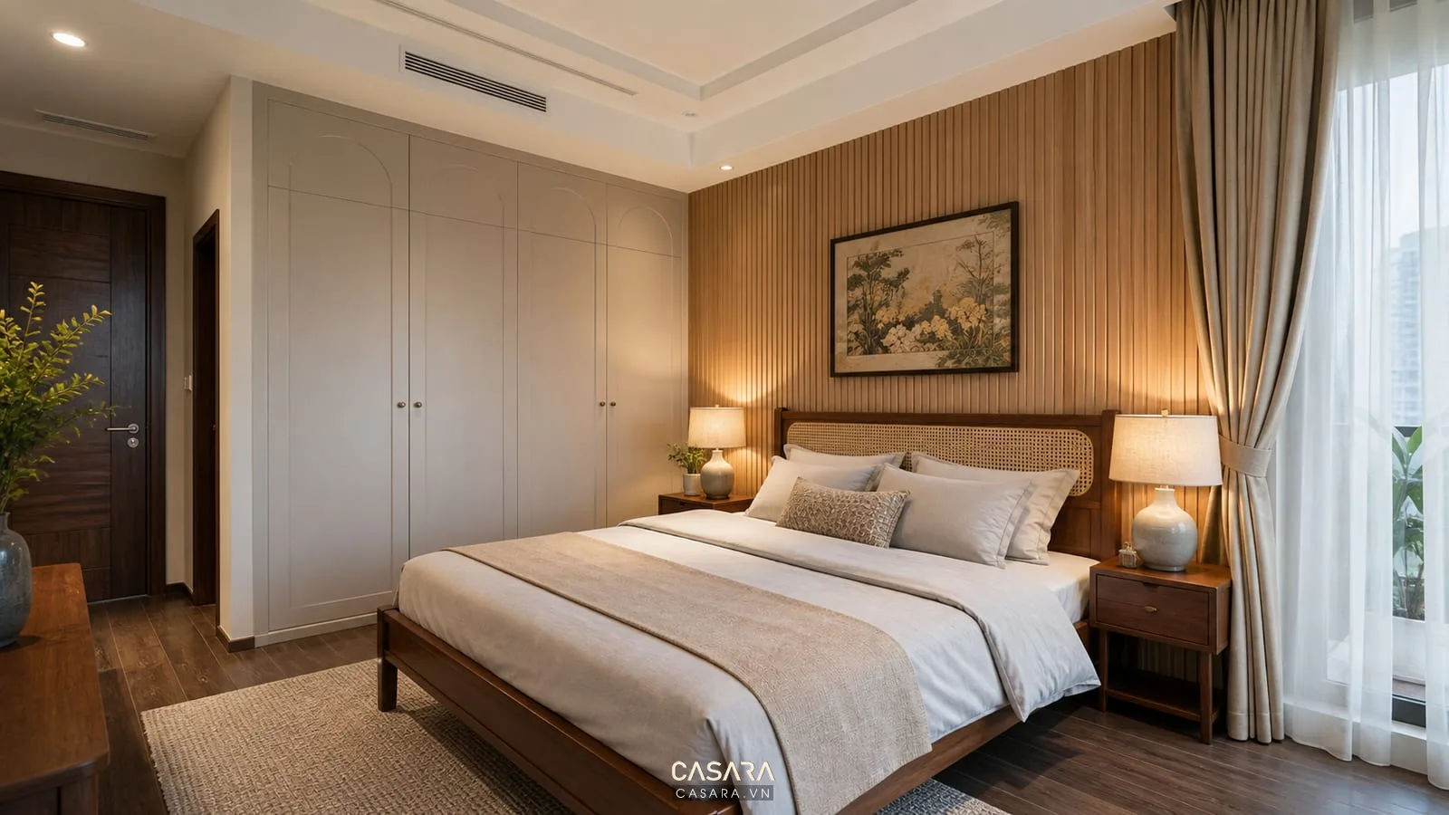 phòng ngủ chung cư phong cách Indochina với giường gỗ và vách đầu giường nan nhẹ
