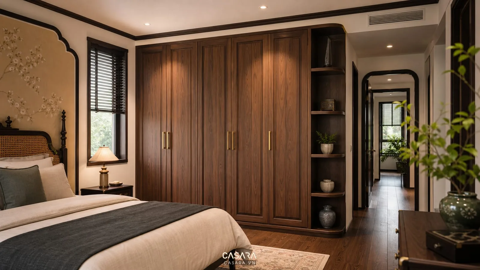 Tủ áo âm tường phong cách indochine với cánh gỗ pano trong phòng ngủ