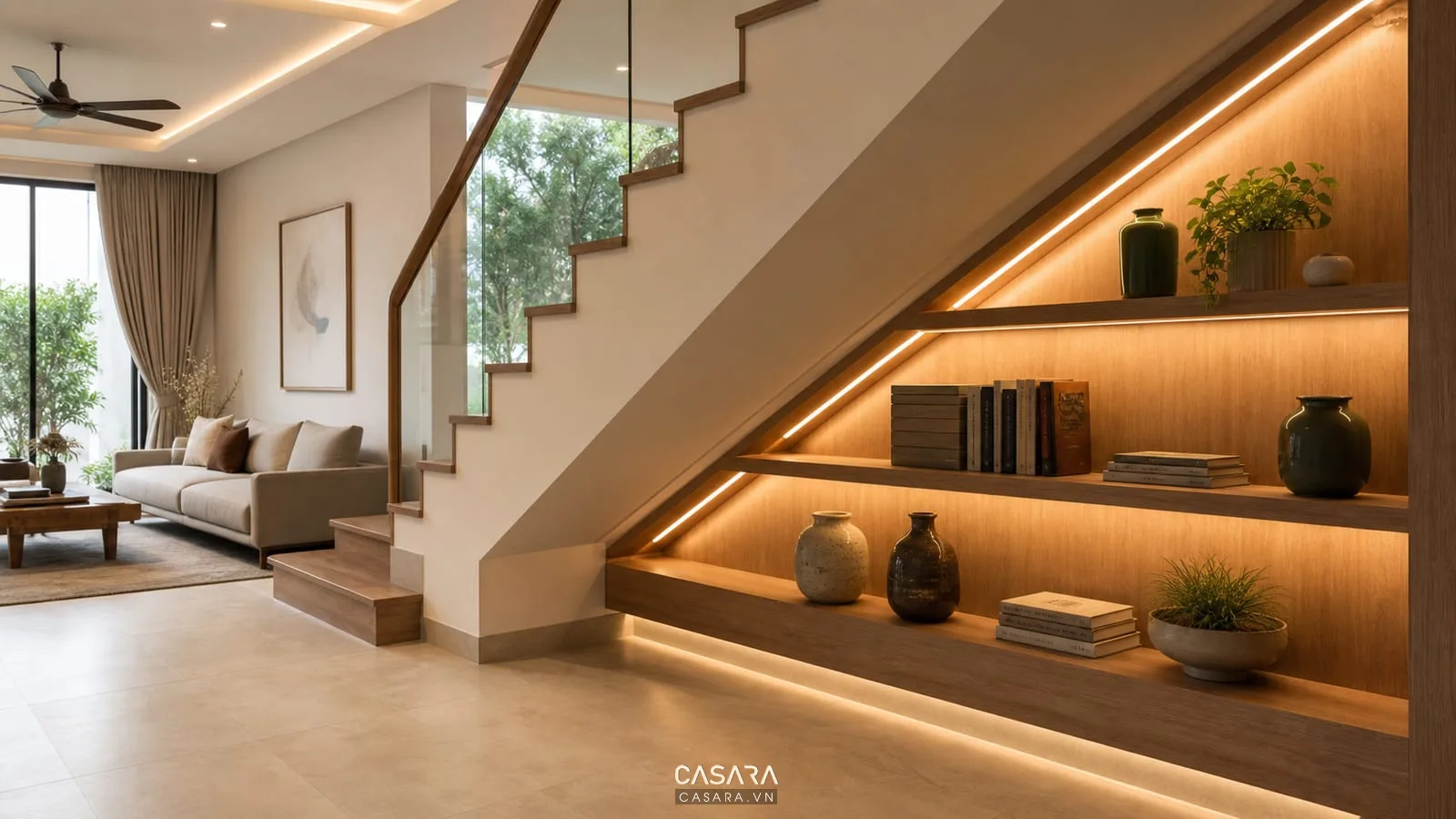 Kệ mở gỗ trang trí dưới chân cầu thang với sách và bình gốm