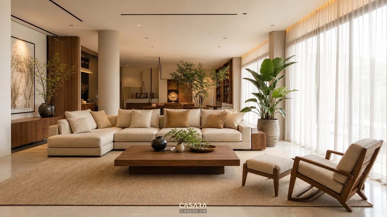 Phòng khách rộng dùng gỗ tự nhiên, sofa vải và thảm trung tính